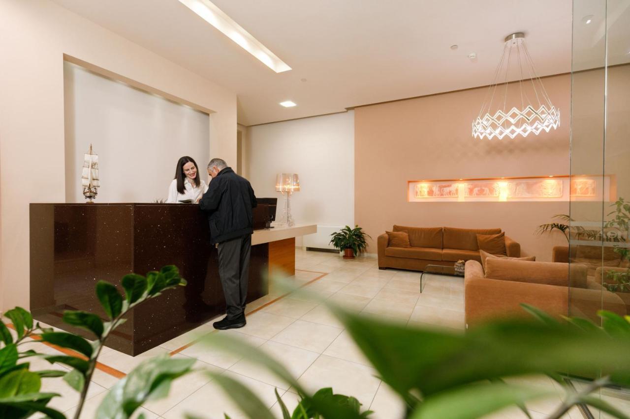 Hotel Athina Lamía Eksteriør billede